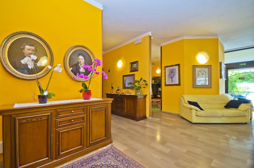 Hotel Nevada Bibione Buitenkant foto