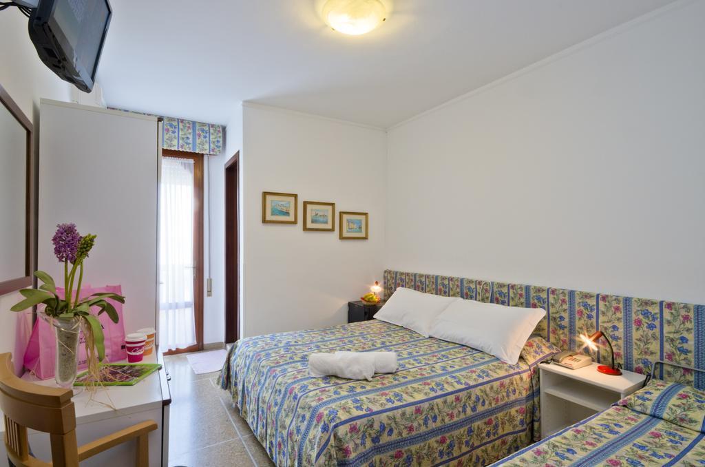 Hotel Nevada Bibione Buitenkant foto