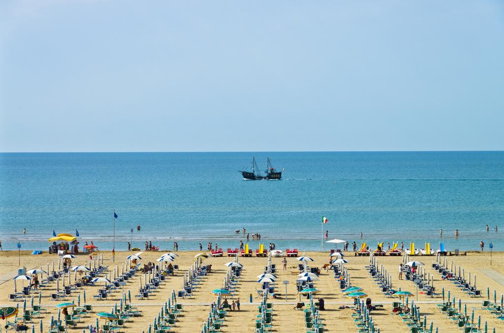 Hotel Nevada Bibione Buitenkant foto